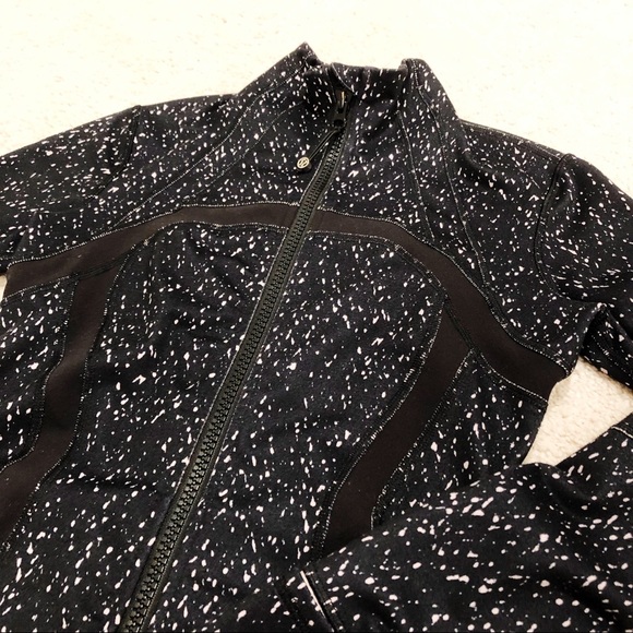 Lululemon Define Jacket - Picture 2 of 6